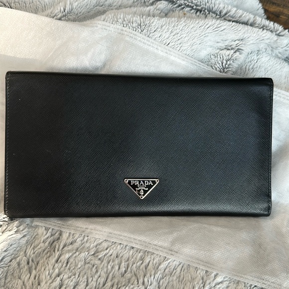 XL Prada Travel Wallet in Saffiano Leather Black large - Picture 1 of 11